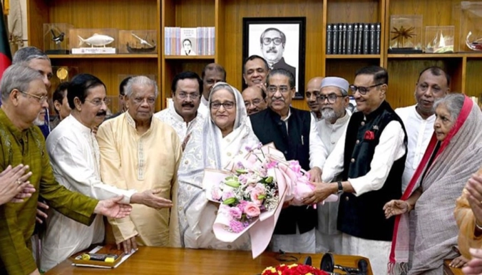 দায়িত্ব ছেড়ে দিলেন শেখ হাসিনা, আওয়ামী লীগের দায়িত্ব যার হাতে তুলে দিচ্ছেন তিনি