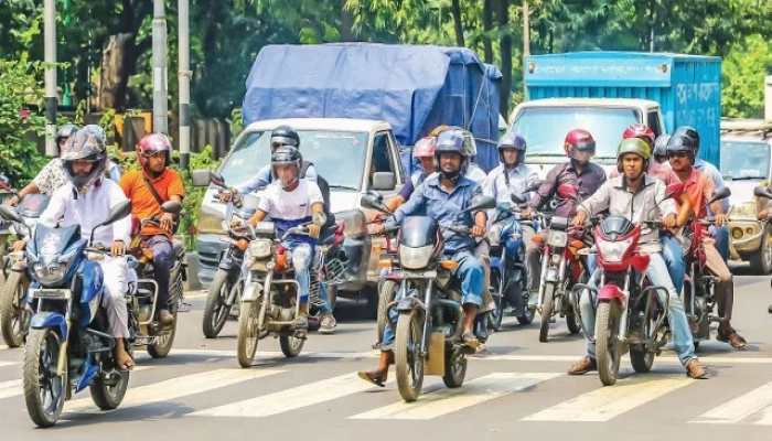 ব্রেকিং নিউজ: মোটরসাইকেলসহ মোটরযান চালকদের জন্য নতুন নির্দেশনা না মানলে হবে কঠিন শাস্তি