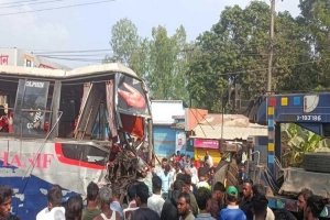 ব্রেকিং নিউজ: চট্টগ্রামে ভ য়া ব হ সং ঘ র্ষ, আহত ২০